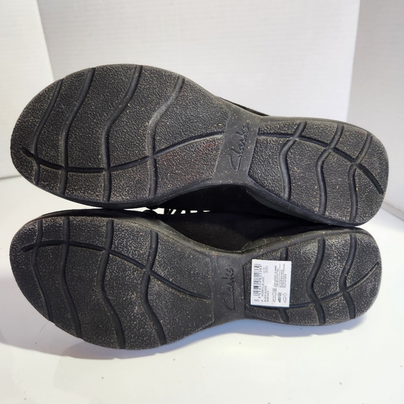 Clarks Roseville Black Suede Laced Ankle Booties Womens 9.5 - Picture 7 of 12